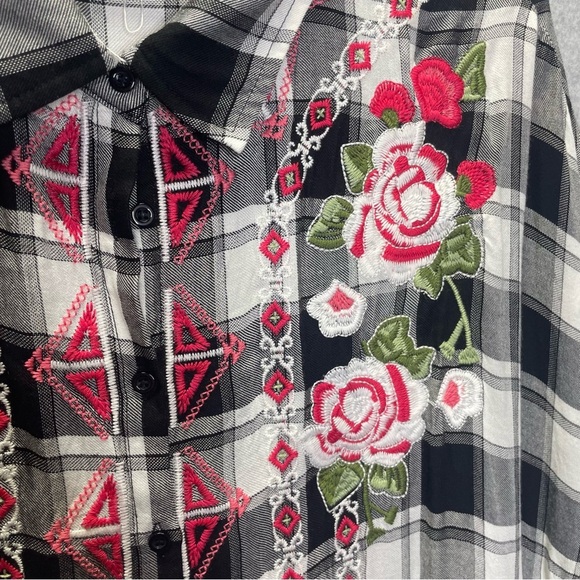 Andrew by Unit NWOT Embroidered Buffalo Check Button Down Shirt Dress - Picture 2 of 5